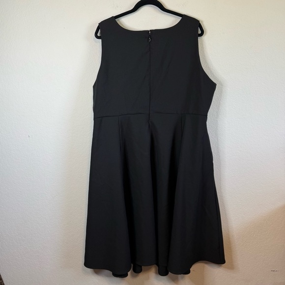 Torrid At The Knee Studio Refined Crepe Skater V Neck Black Dress Pockets Sze 22 - Picture 8 of 14